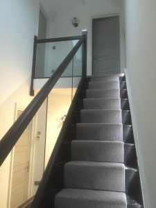 Oak staircase with contrasting spindles 