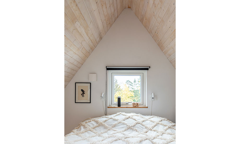 A cute small loft conversion design