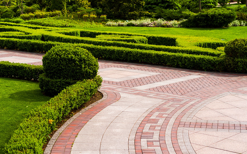 Best-designed pavements and driveways on landscaping look luxury