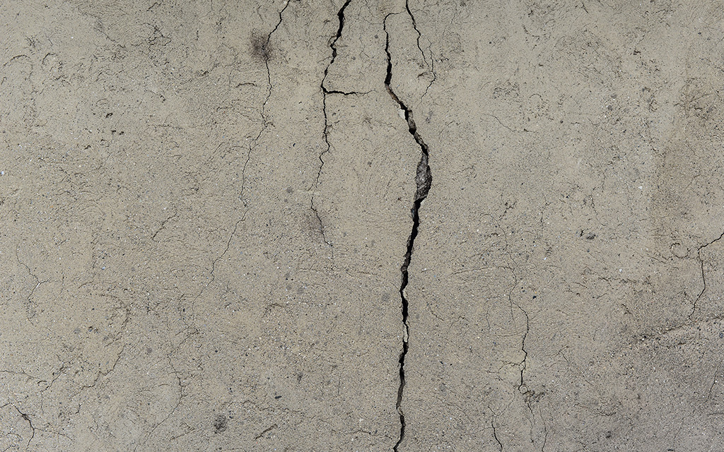 Cracked/Chipped concrete