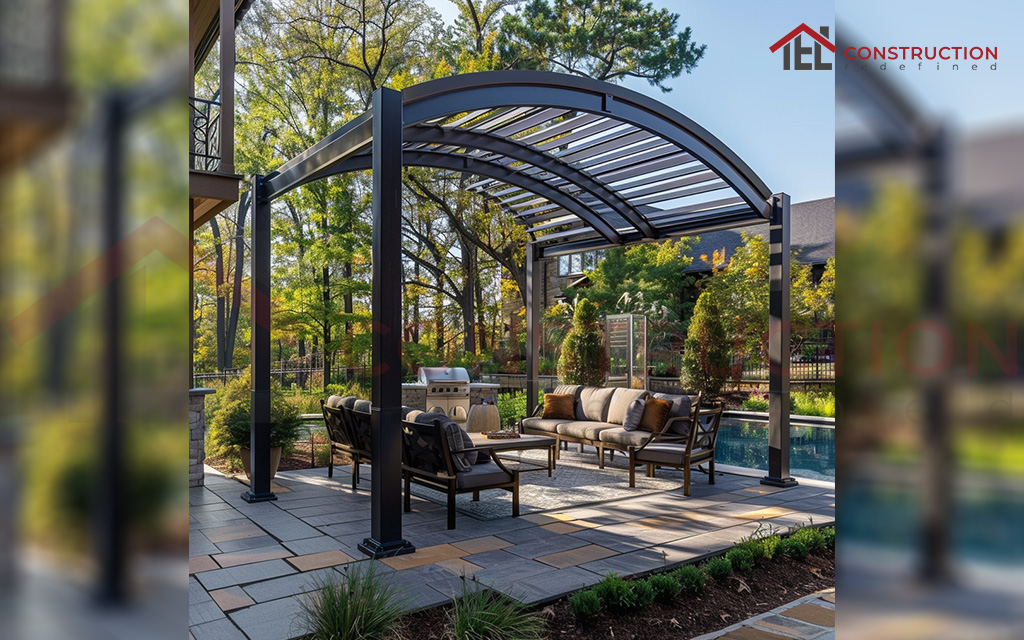 Trending-Metallic-Pergola-with-an-Arched-Roof